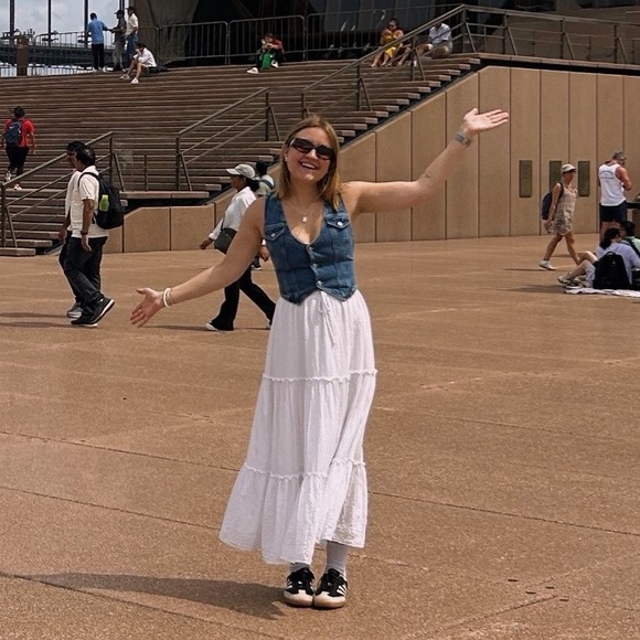 Meet your Posher, Emma - Picture 1 of 1